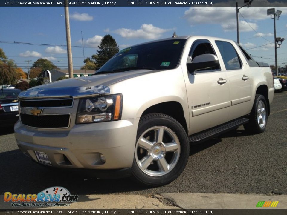 2007 Chevrolet Avalanche LT 4WD Silver Birch Metallic / Ebony Photo #1