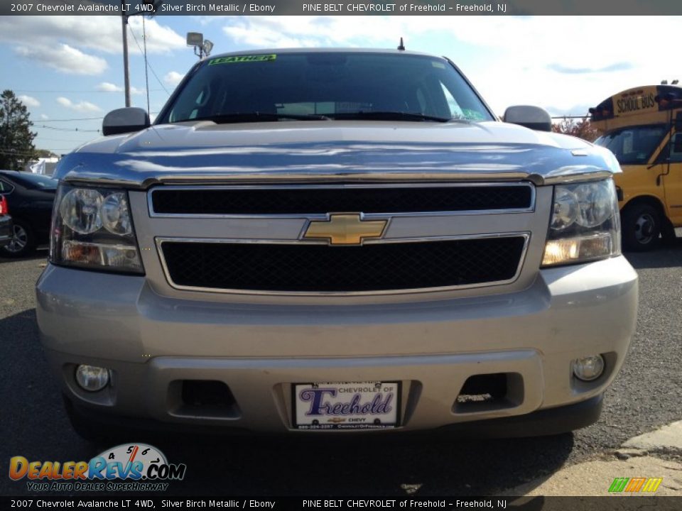 2007 Chevrolet Avalanche LT 4WD Silver Birch Metallic / Ebony Photo #4