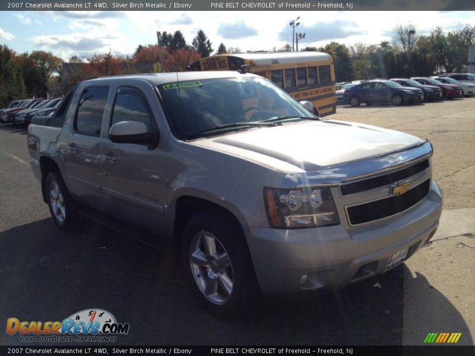 2007 Chevrolet Avalanche LT 4WD Silver Birch Metallic / Ebony Photo #5