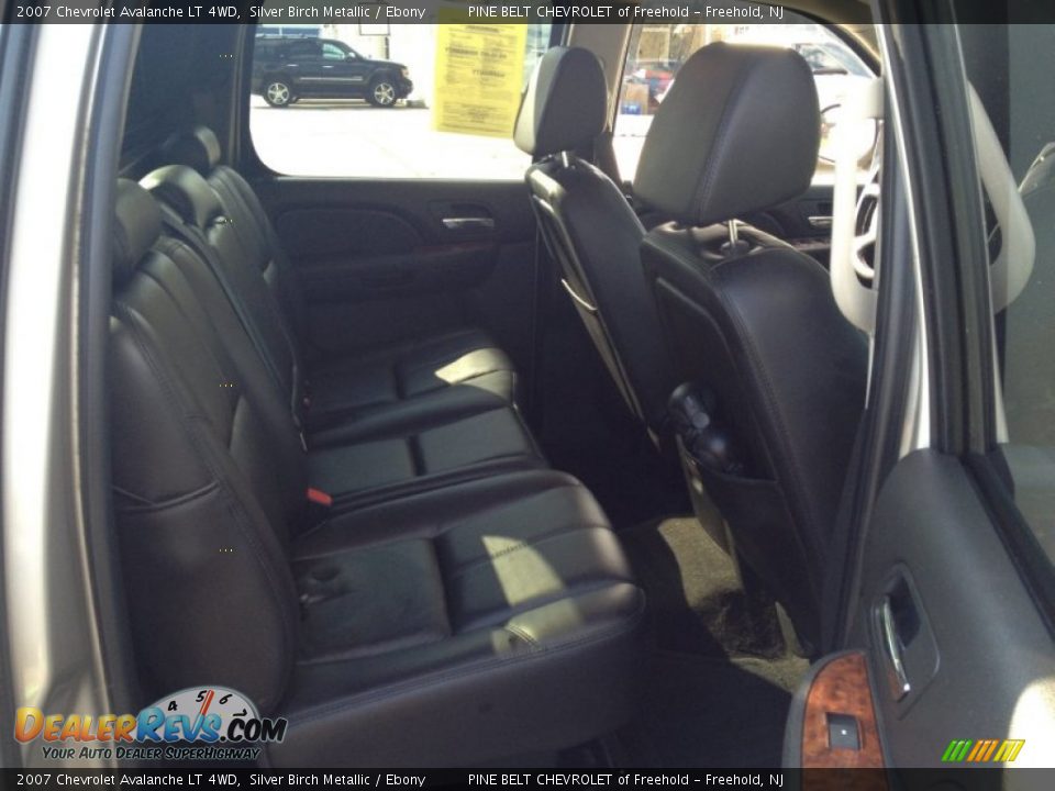 2007 Chevrolet Avalanche LT 4WD Silver Birch Metallic / Ebony Photo #13