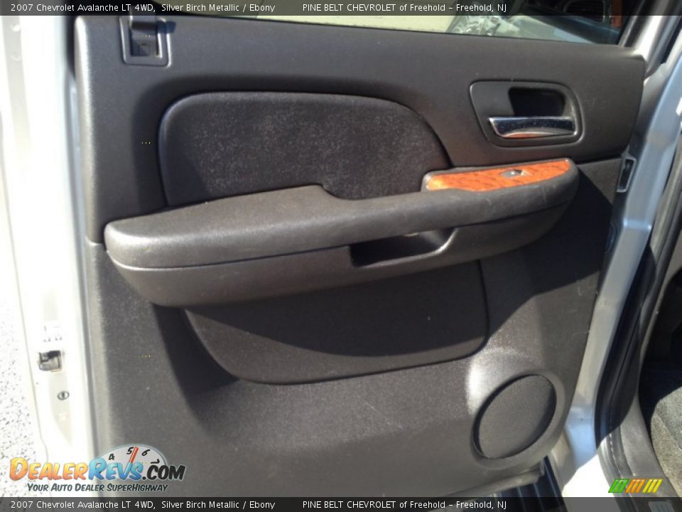 2007 Chevrolet Avalanche LT 4WD Silver Birch Metallic / Ebony Photo #20
