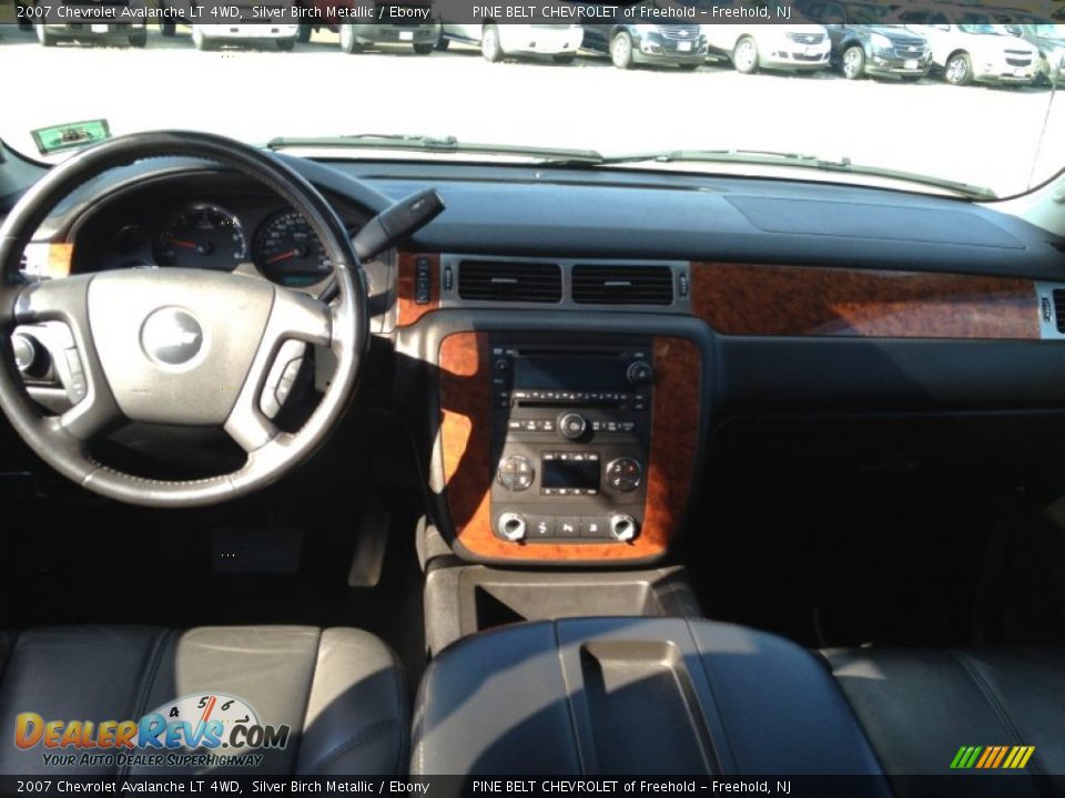 2007 Chevrolet Avalanche LT 4WD Silver Birch Metallic / Ebony Photo #23
