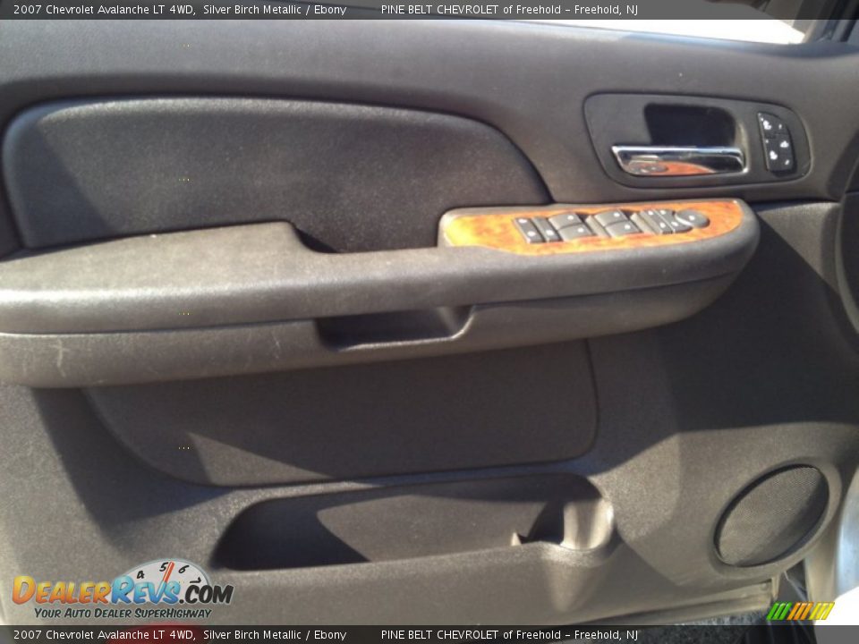 2007 Chevrolet Avalanche LT 4WD Silver Birch Metallic / Ebony Photo #24