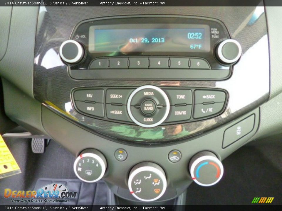 Controls of 2014 Chevrolet Spark LS Photo #19