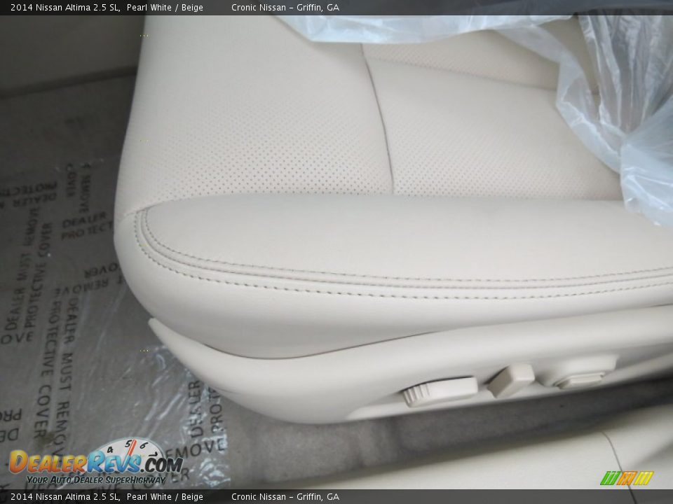2014 Nissan Altima 2.5 SL Pearl White / Beige Photo #10