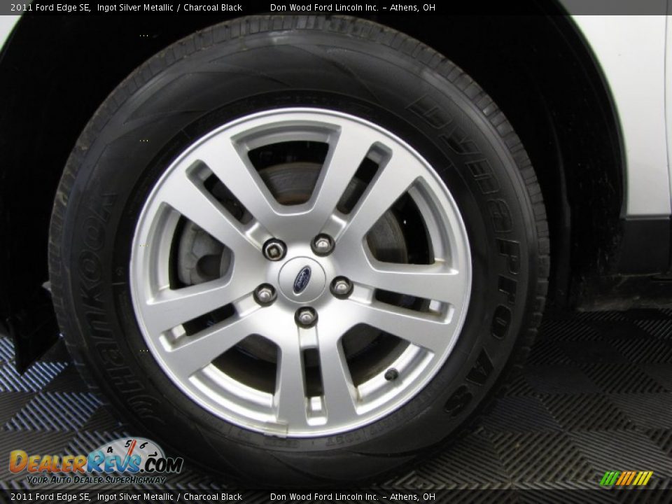 2011 Ford Edge SE Ingot Silver Metallic / Charcoal Black Photo #24