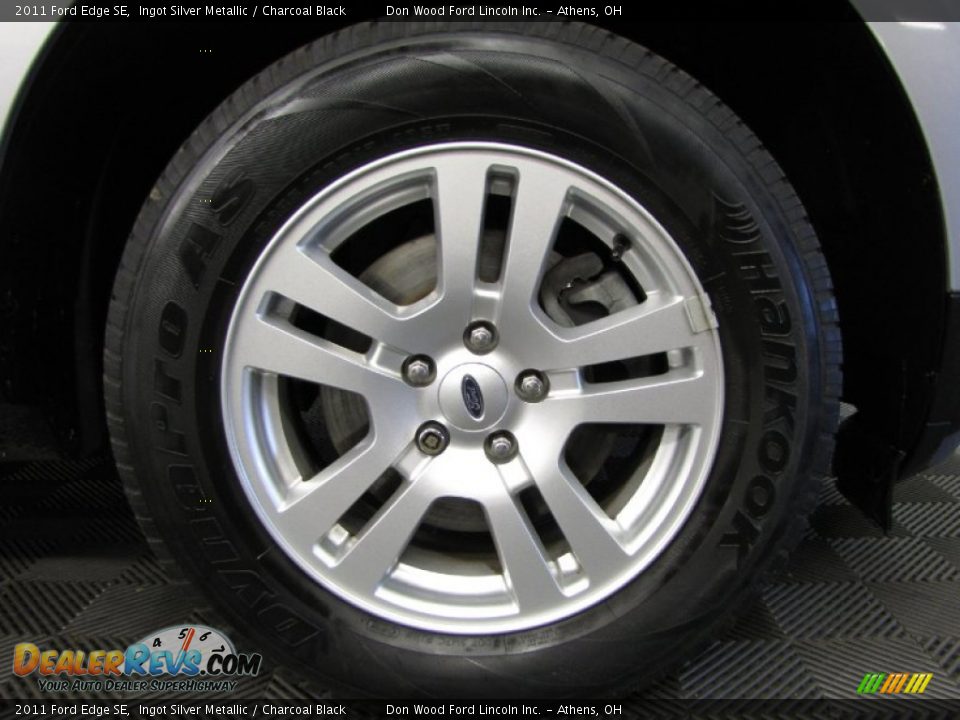 2011 Ford Edge SE Ingot Silver Metallic / Charcoal Black Photo #25