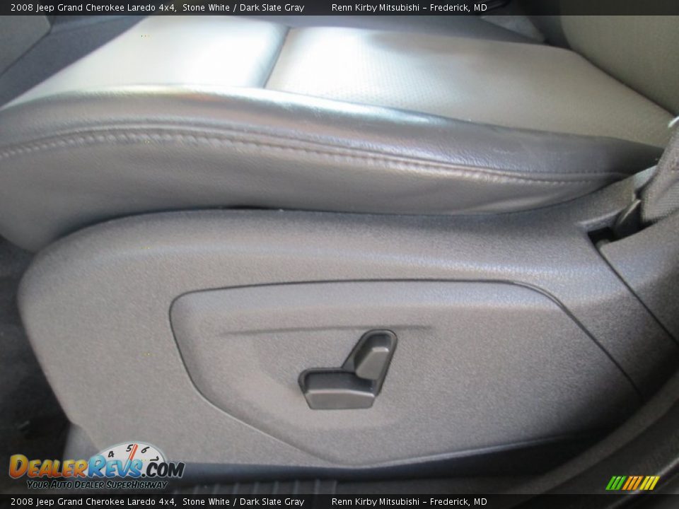 2008 Jeep Grand Cherokee Laredo 4x4 Stone White / Dark Slate Gray Photo #11