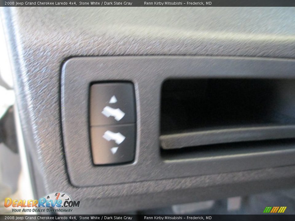 2008 Jeep Grand Cherokee Laredo 4x4 Stone White / Dark Slate Gray Photo #12