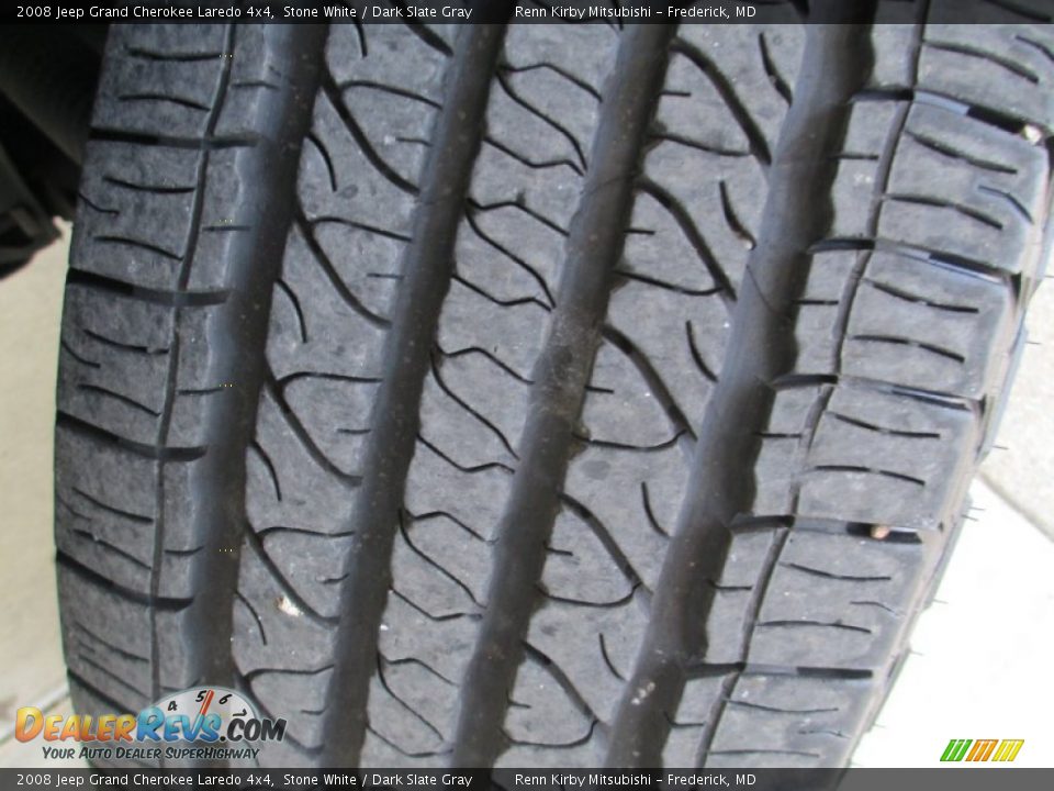2008 Jeep Grand Cherokee Laredo 4x4 Stone White / Dark Slate Gray Photo #33