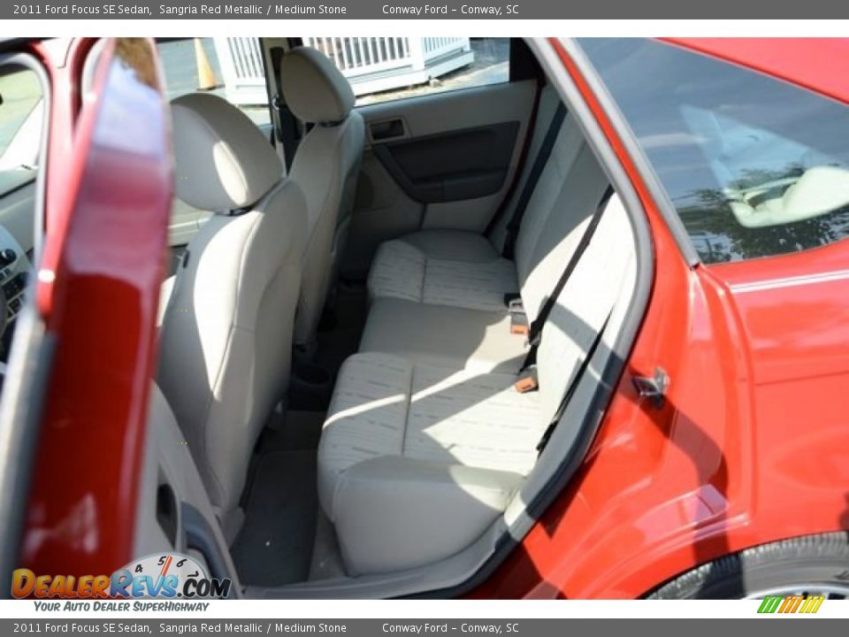 2011 Ford Focus SE Sedan Sangria Red Metallic / Medium Stone Photo #12
