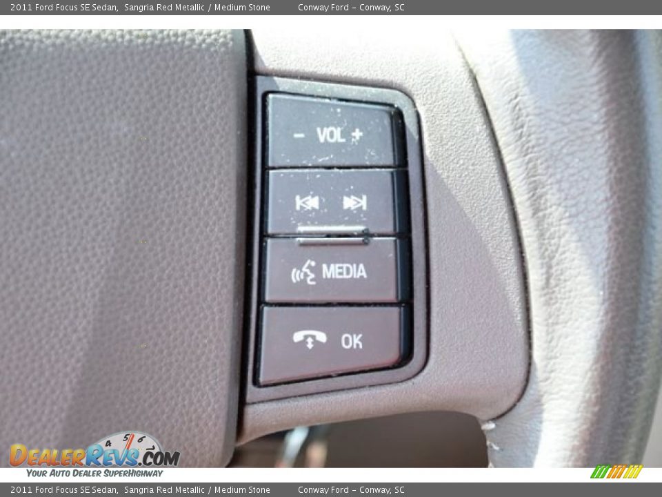 2011 Ford Focus SE Sedan Sangria Red Metallic / Medium Stone Photo #24