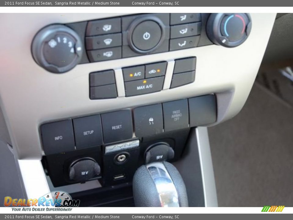 2011 Ford Focus SE Sedan Sangria Red Metallic / Medium Stone Photo #27