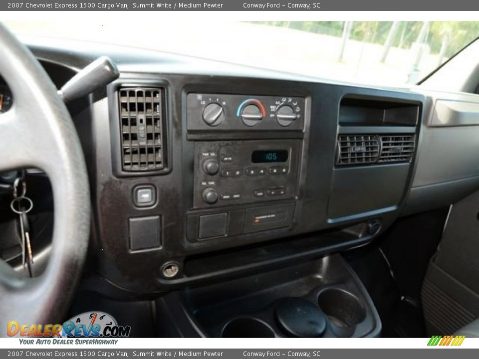 2007 Chevrolet Express 1500 Cargo Van Summit White / Medium Pewter Photo #16