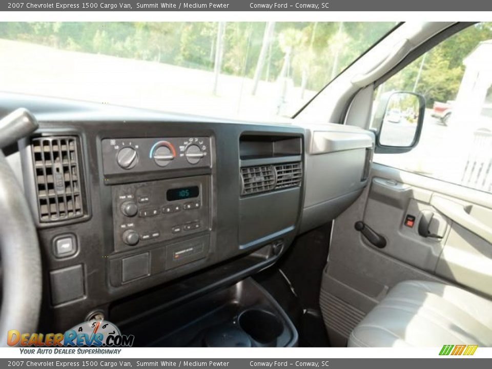 2007 Chevrolet Express 1500 Cargo Van Summit White / Medium Pewter Photo #17