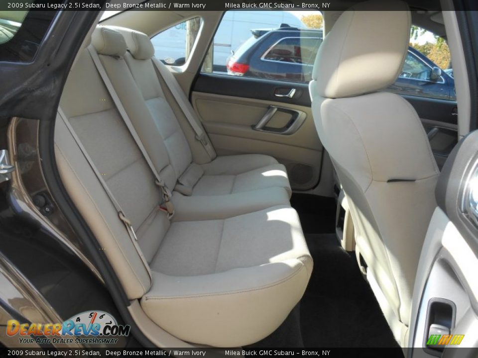 2009 Subaru Legacy 2.5i Sedan Deep Bronze Metallic / Warm Ivory Photo #7