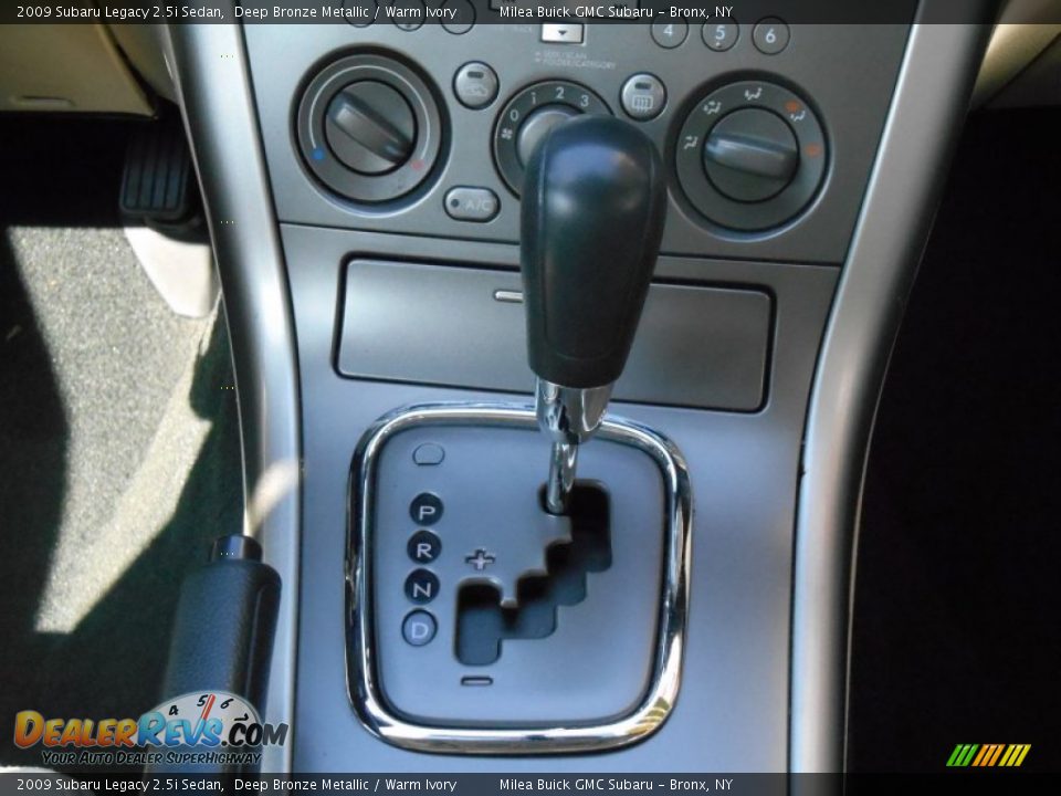 2009 Subaru Legacy 2.5i Sedan Deep Bronze Metallic / Warm Ivory Photo #10