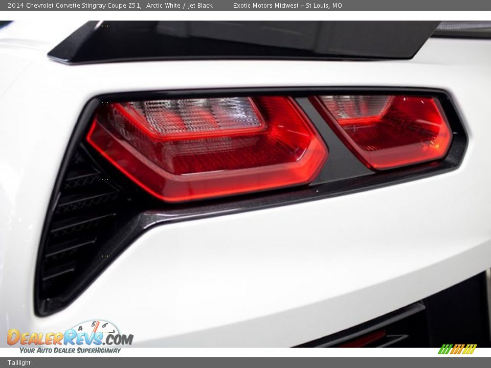 Taillight - 2014 Chevrolet Corvette