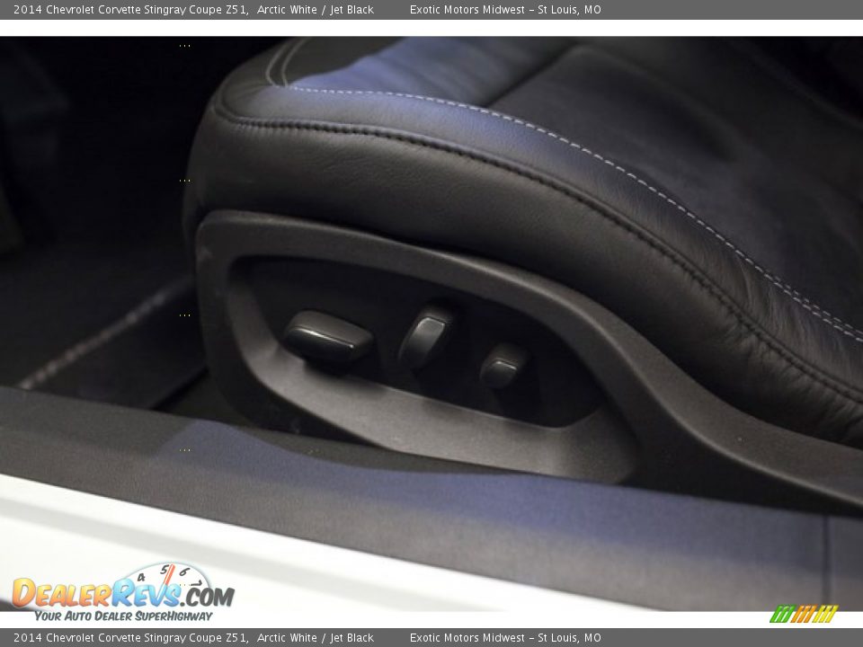Controls of 2014 Chevrolet Corvette Stingray Coupe Z51 Photo #30