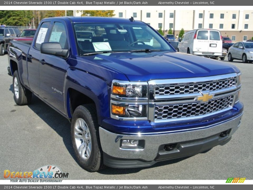 Front 3/4 View of 2014 Chevrolet Silverado 1500 LT Double Cab 4x4 Photo #1