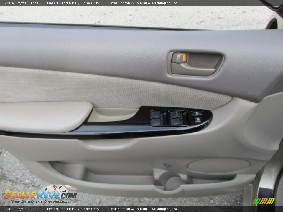 2004 Toyota Sienna LE Desert Sand Mica / Stone Gray Photo #12