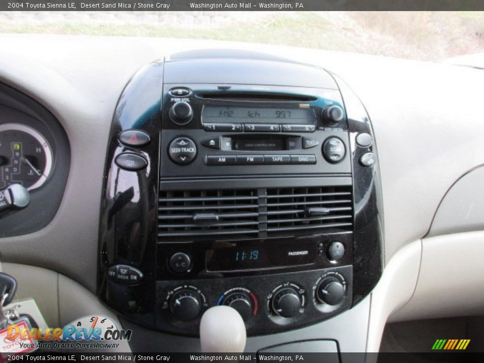 2004 Toyota Sienna LE Desert Sand Mica / Stone Gray Photo #14
