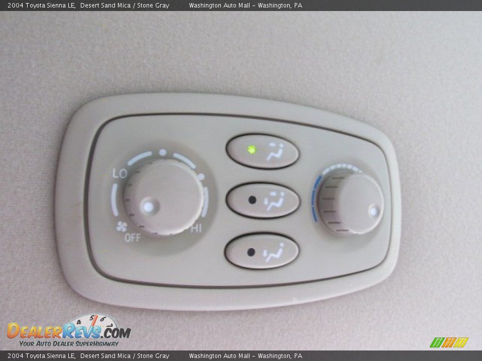 2004 Toyota Sienna LE Desert Sand Mica / Stone Gray Photo #17