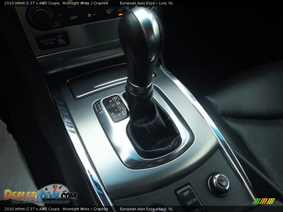 2010 Infiniti G 37 x AWD Coupe Moonlight White / Graphite Photo #34