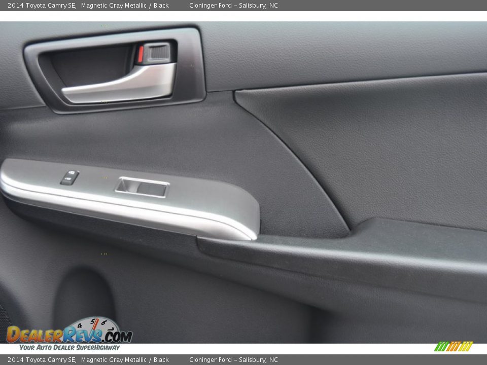 2014 Toyota Camry SE Magnetic Gray Metallic / Black Photo #17