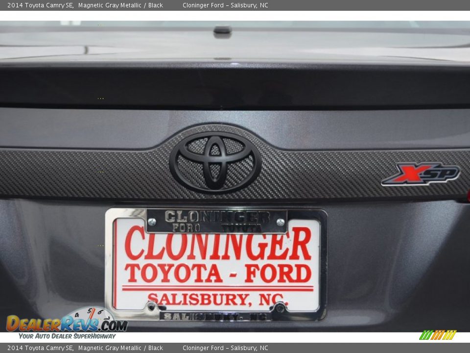 2014 Toyota Camry SE Magnetic Gray Metallic / Black Photo #22