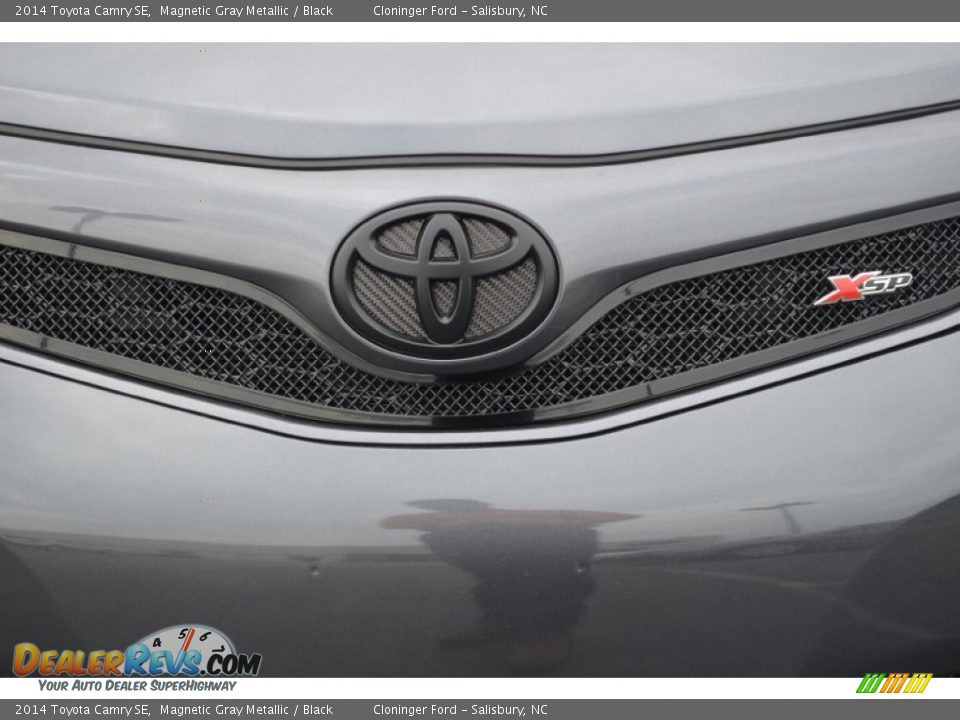 2014 Toyota Camry SE Magnetic Gray Metallic / Black Photo #25