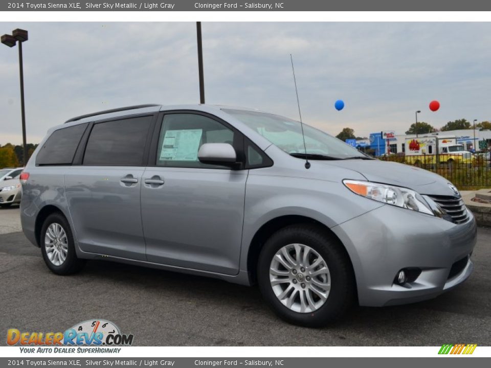 2014 Toyota Sienna XLE Silver Sky Metallic / Light Gray Photo #3