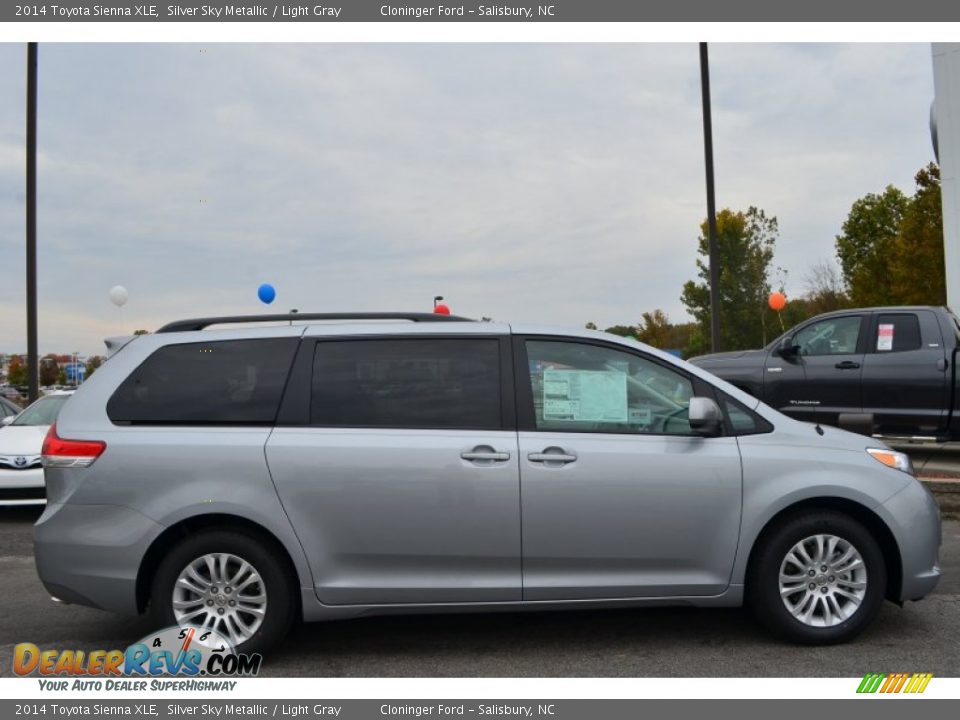 2014 Toyota Sienna XLE Silver Sky Metallic / Light Gray Photo #6