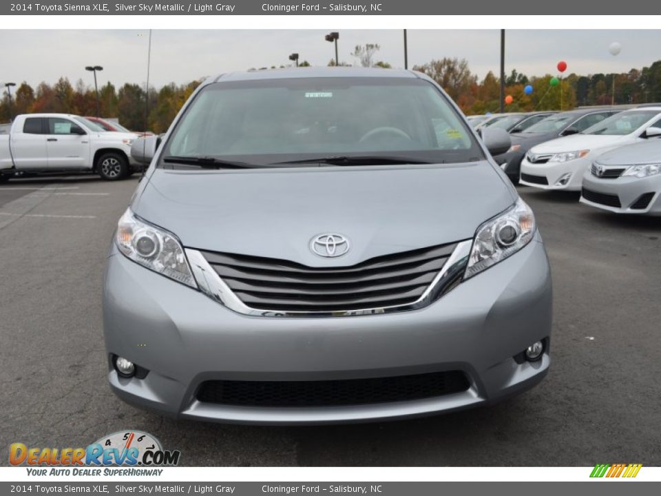 2014 Toyota Sienna XLE Silver Sky Metallic / Light Gray Photo #7