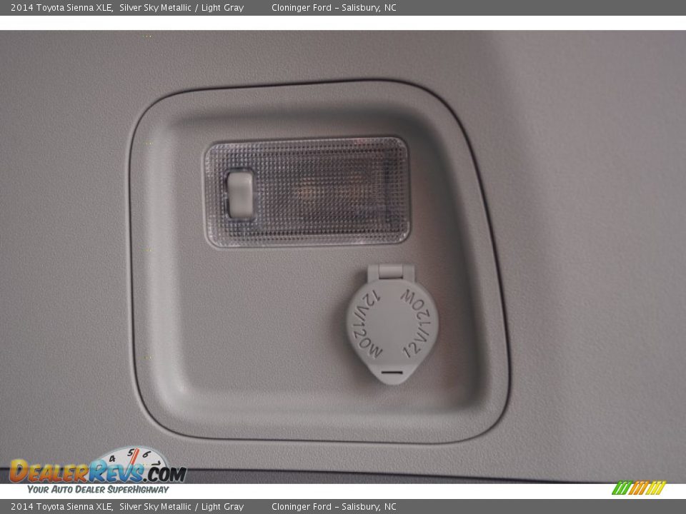 2014 Toyota Sienna XLE Silver Sky Metallic / Light Gray Photo #19