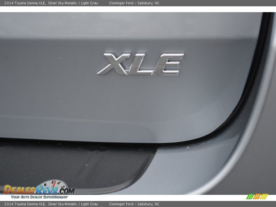 2014 Toyota Sienna XLE Silver Sky Metallic / Light Gray Photo #21