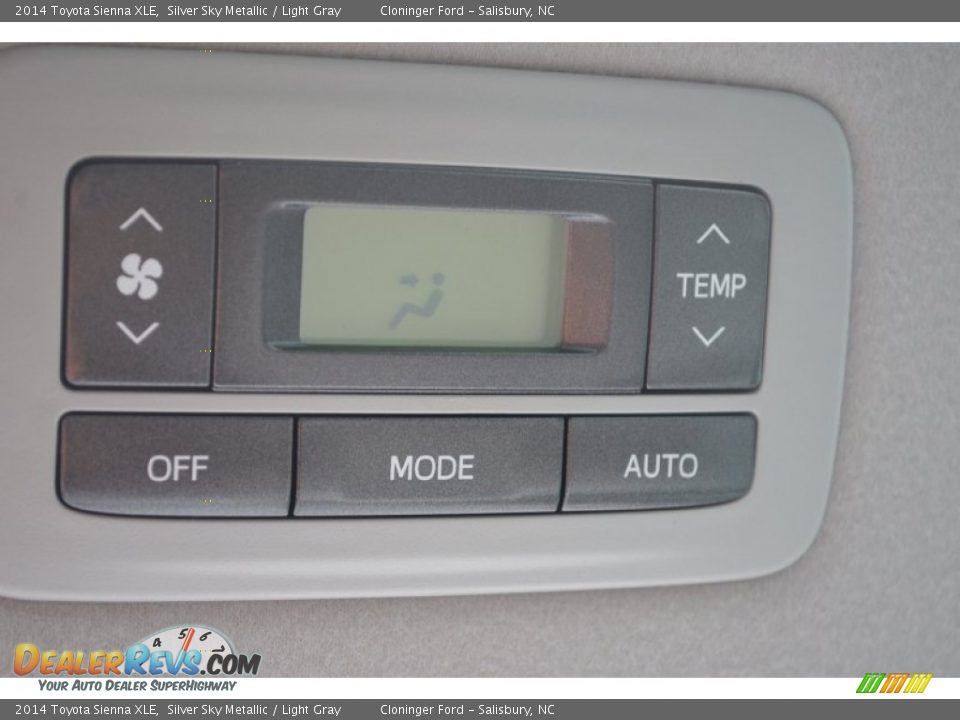 2014 Toyota Sienna XLE Silver Sky Metallic / Light Gray Photo #22