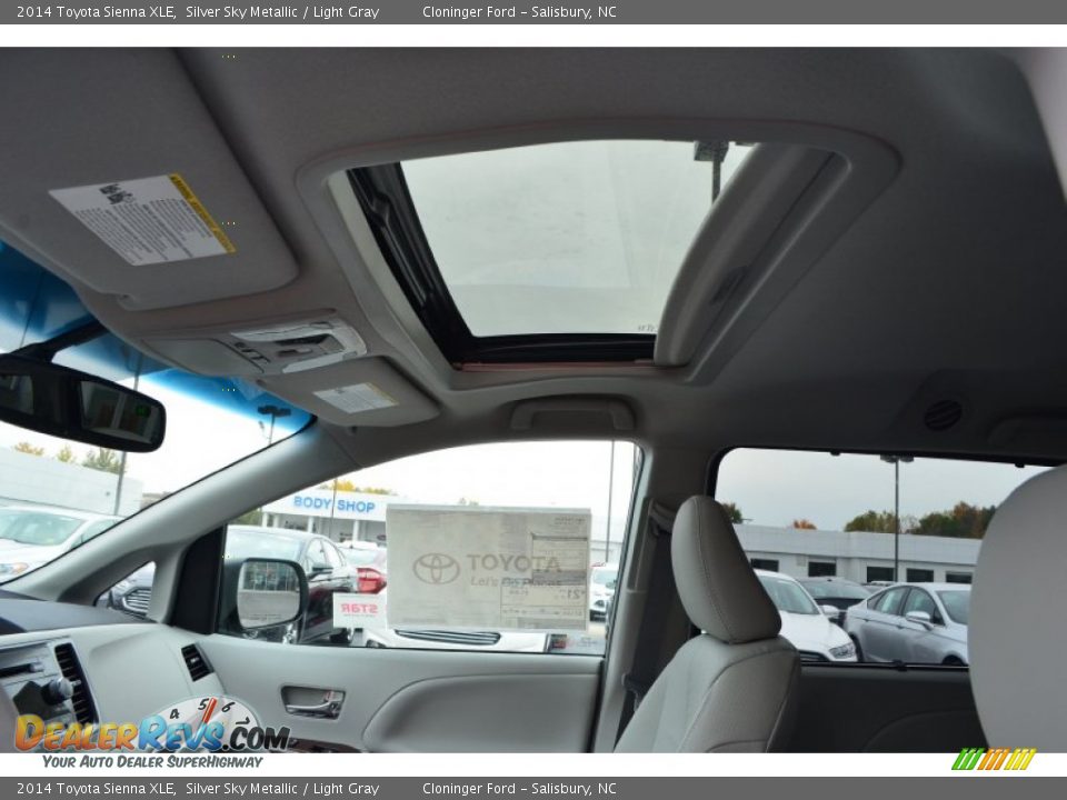 2014 Toyota Sienna XLE Silver Sky Metallic / Light Gray Photo #25