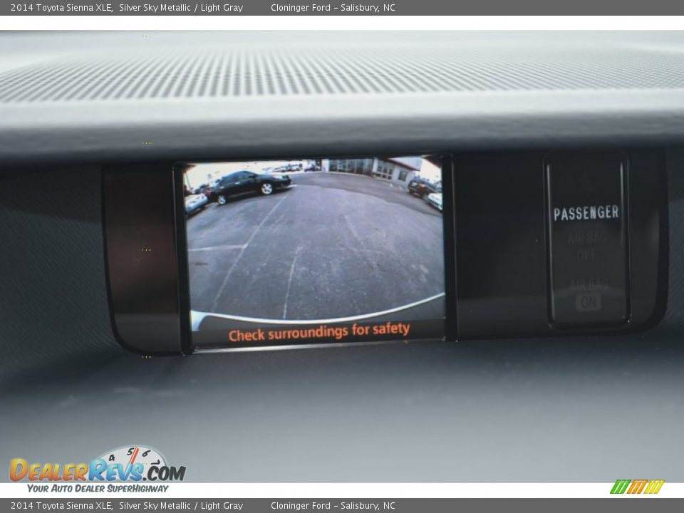 2014 Toyota Sienna XLE Silver Sky Metallic / Light Gray Photo #27