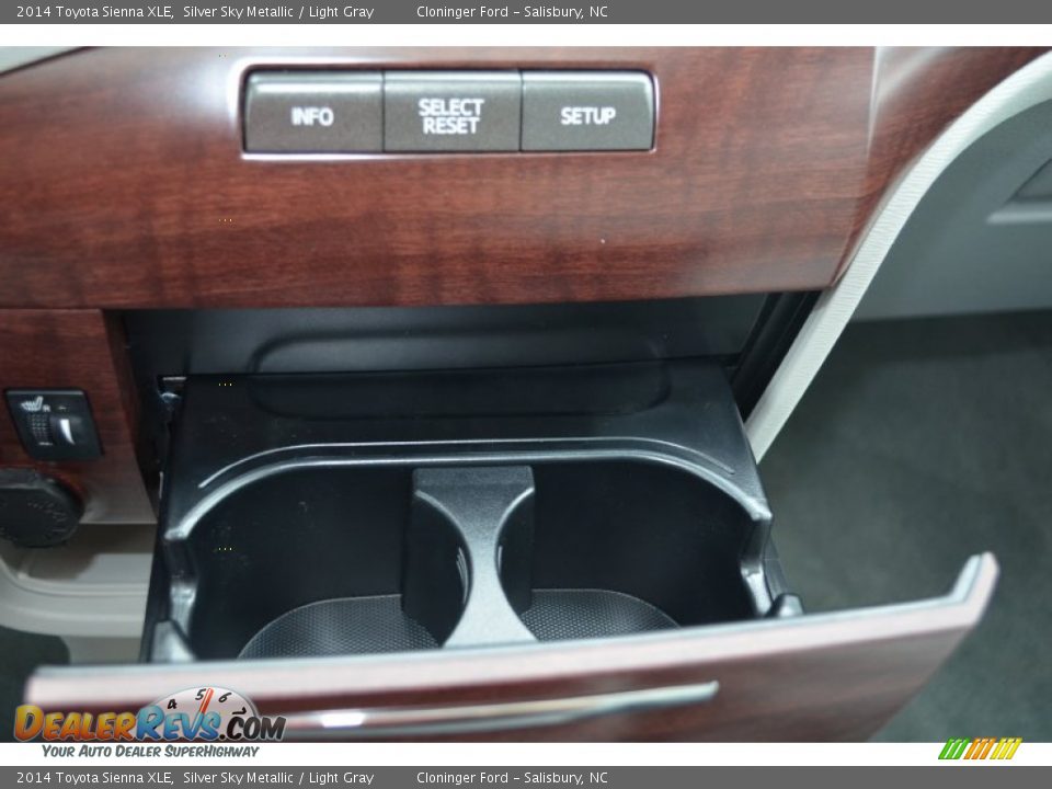 2014 Toyota Sienna XLE Silver Sky Metallic / Light Gray Photo #30