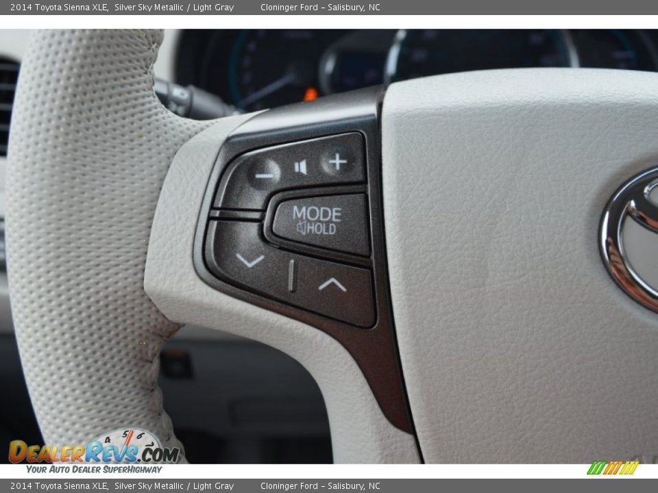 2014 Toyota Sienna XLE Silver Sky Metallic / Light Gray Photo #35