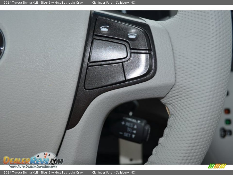 2014 Toyota Sienna XLE Silver Sky Metallic / Light Gray Photo #36