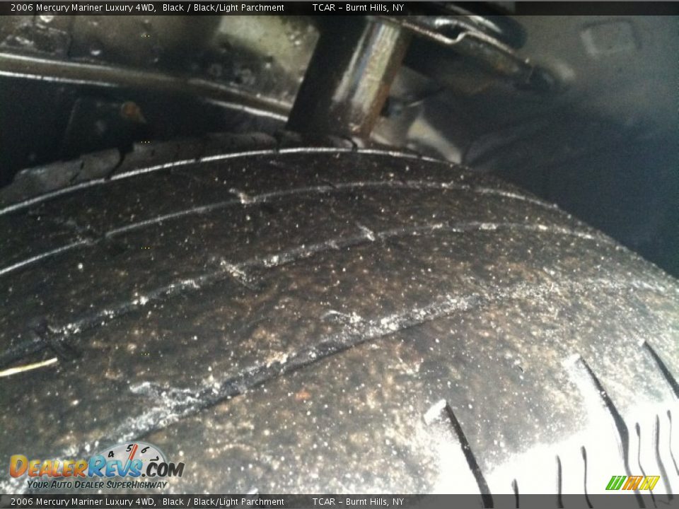 2006 Mercury Mariner Luxury 4WD Black / Black/Light Parchment Photo #2