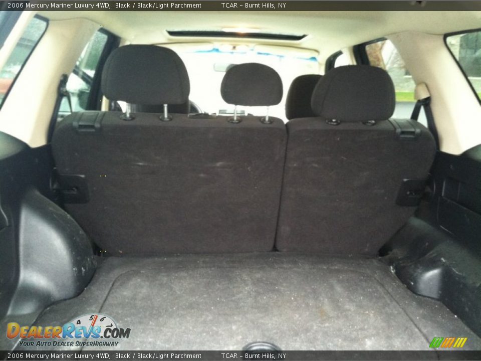 2006 Mercury Mariner Luxury 4WD Black / Black/Light Parchment Photo #7