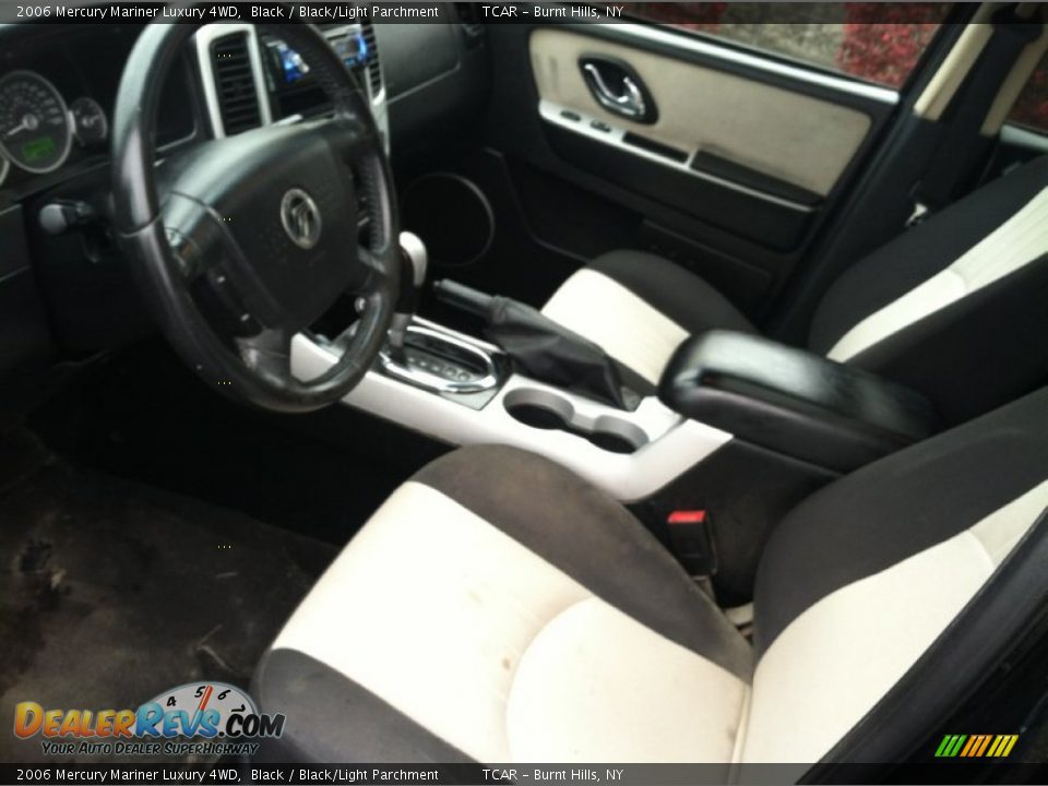 2006 Mercury Mariner Luxury 4WD Black / Black/Light Parchment Photo #9