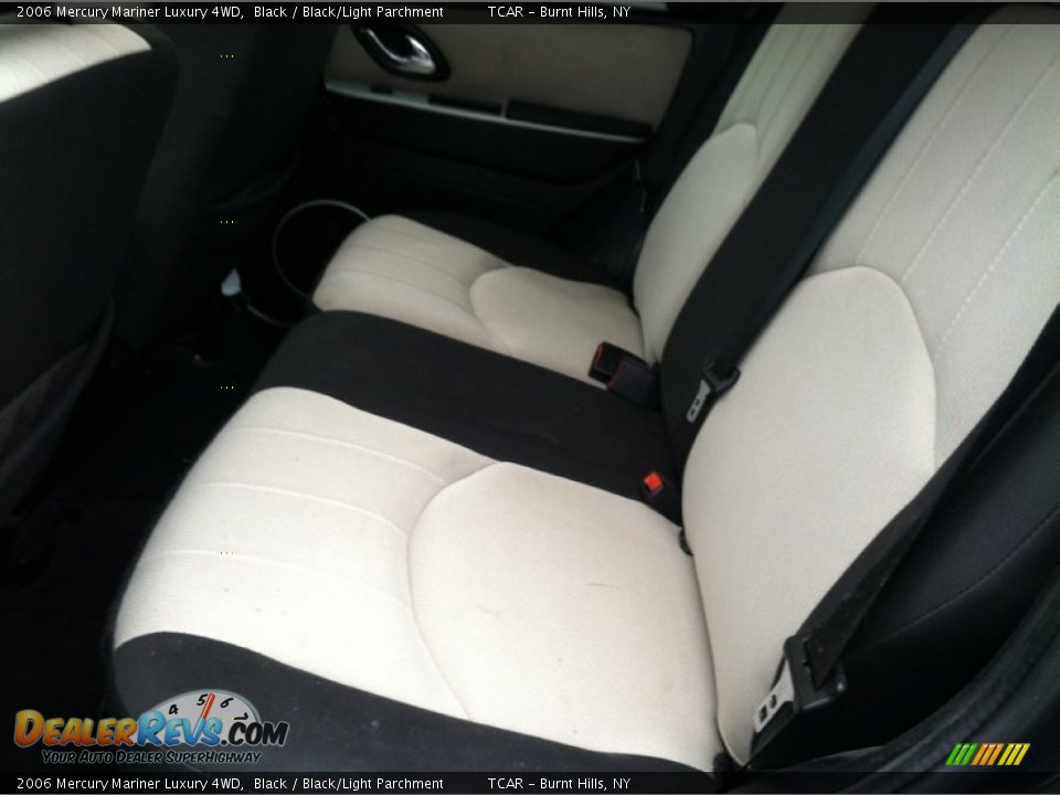 2006 Mercury Mariner Luxury 4WD Black / Black/Light Parchment Photo #10