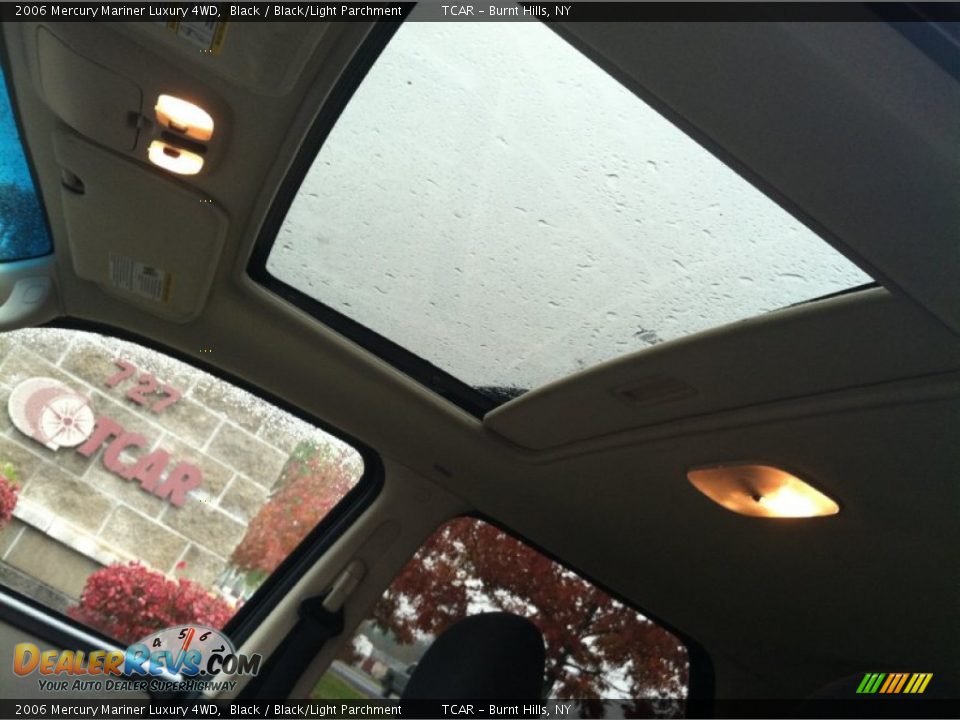 2006 Mercury Mariner Luxury 4WD Black / Black/Light Parchment Photo #11