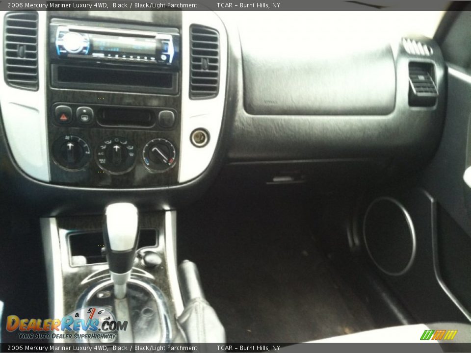 2006 Mercury Mariner Luxury 4WD Black / Black/Light Parchment Photo #12