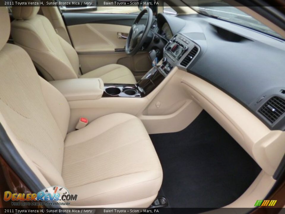 2011 Toyota Venza I4 Sunset Bronze Mica / Ivory Photo #10
