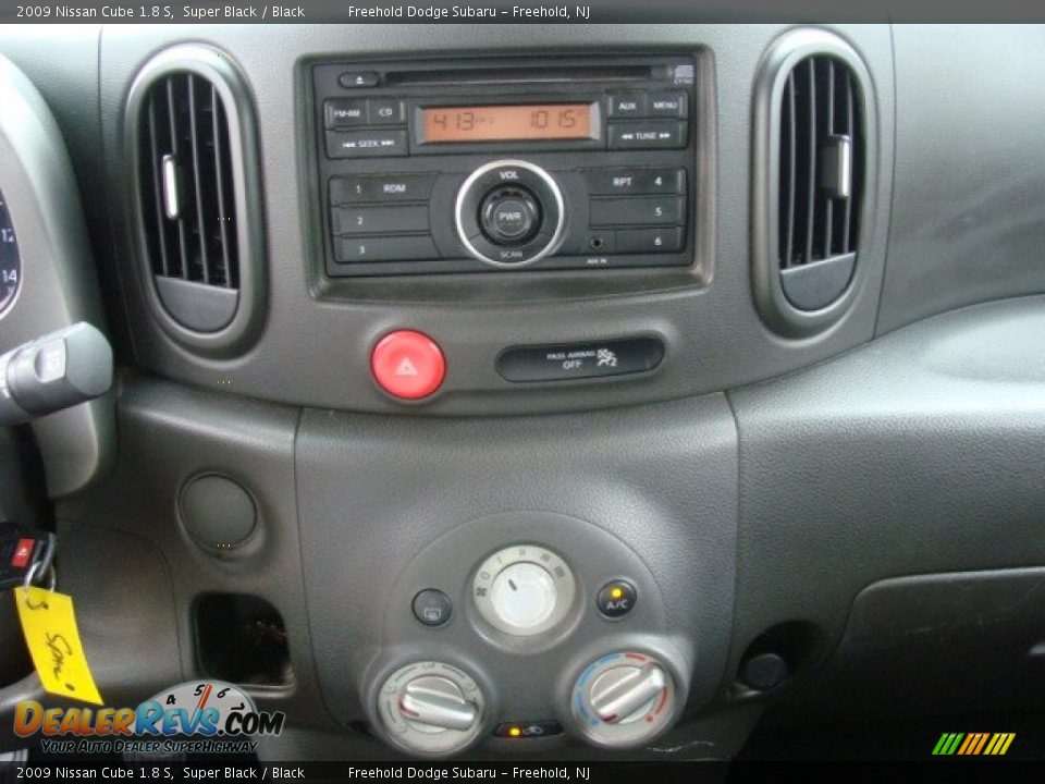 2009 Nissan Cube 1.8 S Super Black / Black Photo #12